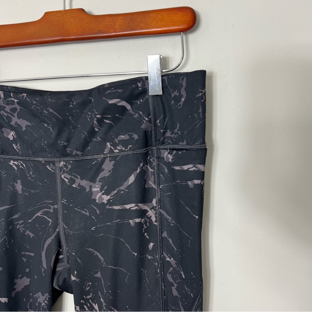 Athleta 7/8 Tights Velocity Stash Pocket Marble Leggings Black Medium 820 - Picture 3 of 10
